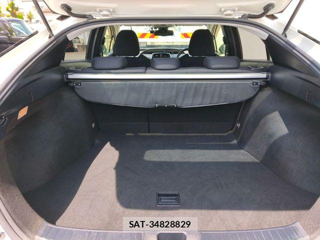 Toyota PRIUS 2017-09 8316459-5