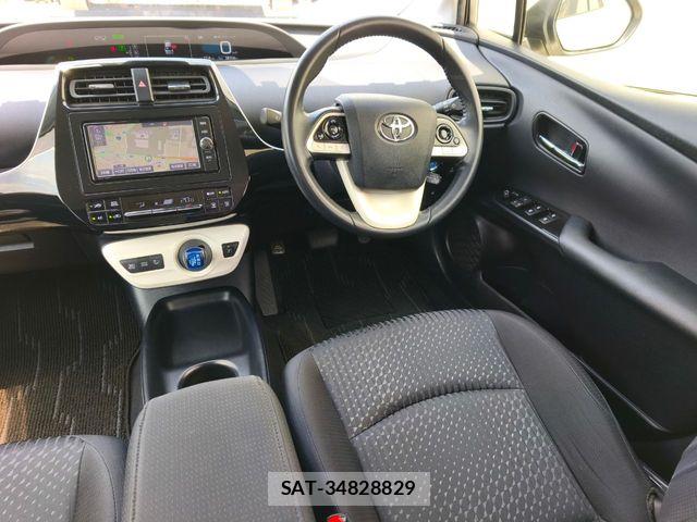 Toyota PRIUS 2017-09 8316459-8