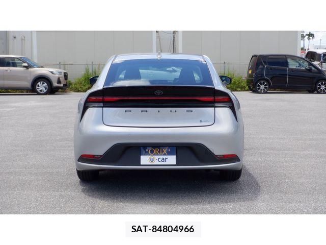 Toyota PRIUS 2023-10 8316433-4