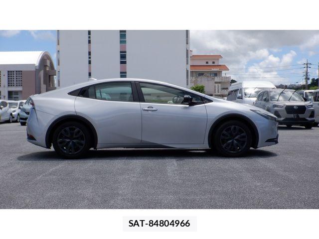 Toyota PRIUS 2023-10 8316433-6