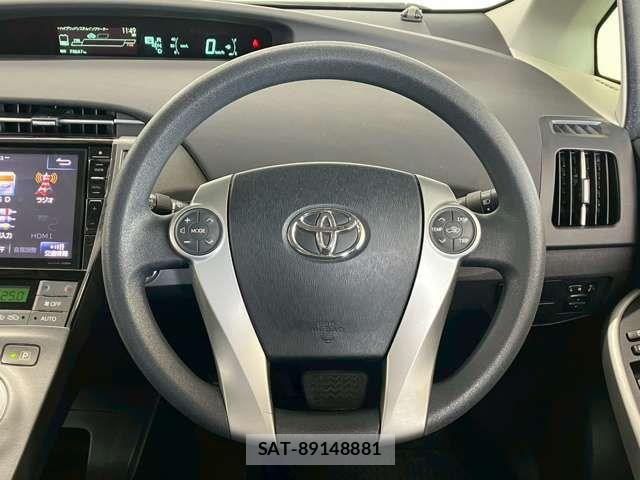 Toyota PRIUS 2014-05 8316490-9