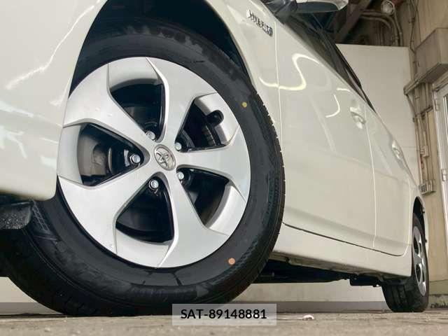 Toyota PRIUS 2014-05 8316490-11