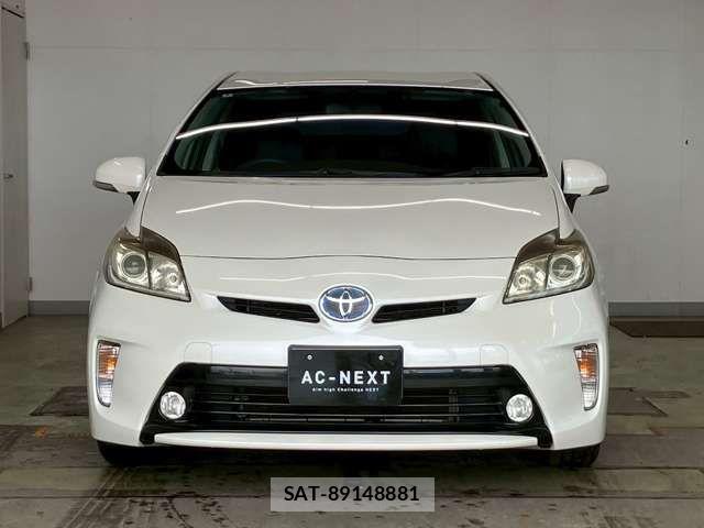 Toyota PRIUS 2014-05 8316490-12
