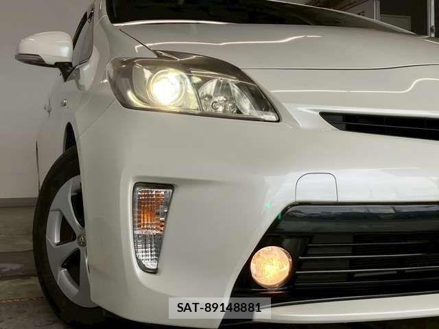 Toyota PRIUS 2014-05 8316490-13