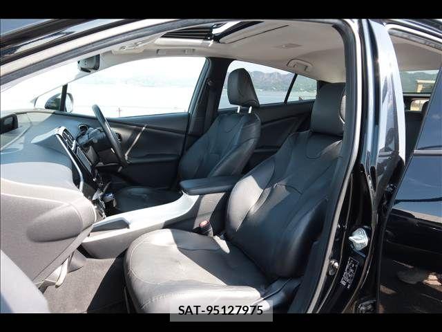 Toyota PRIUS 2016-07 8316477-16