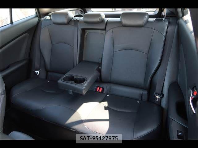 Toyota PRIUS 2016-07 8316477-18