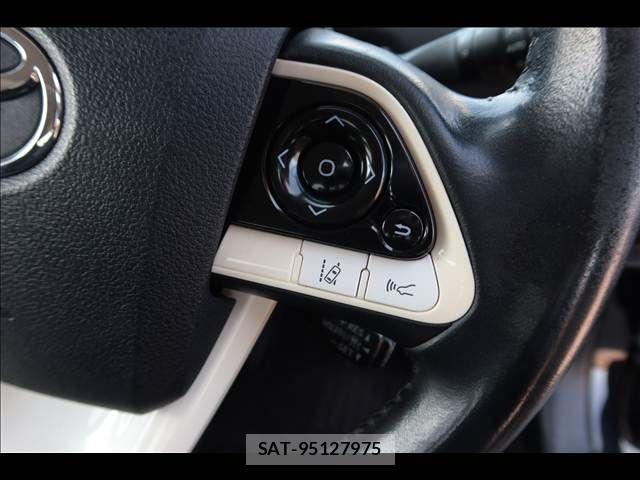 Toyota PRIUS 2016-07 8316477-27