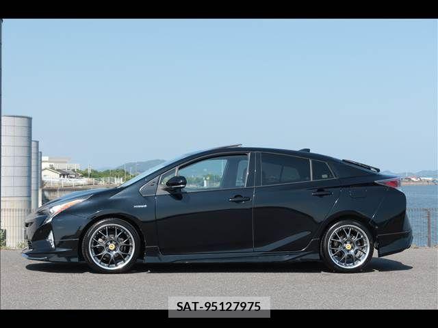 Toyota PRIUS 2016-07 8316477-2