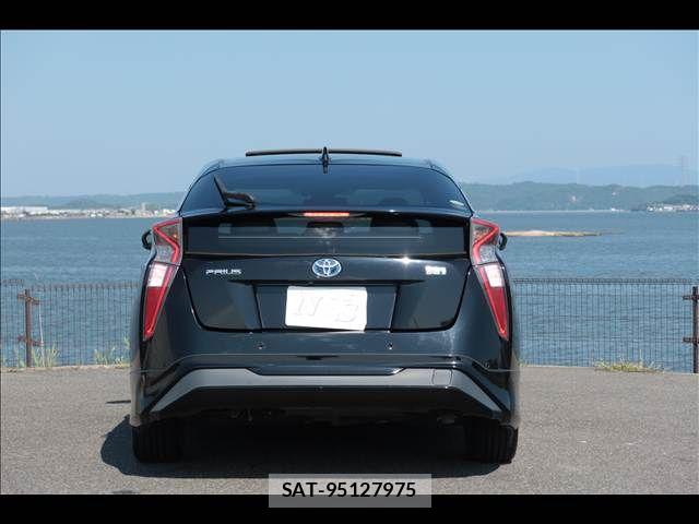 Toyota PRIUS 2016-07 8316477-4