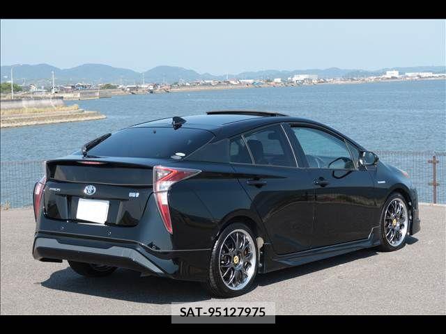 Toyota PRIUS 2016-07 8316477-7