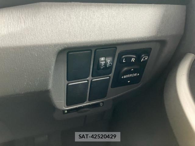 Toyota PRIUS 2010-03 8316541-17