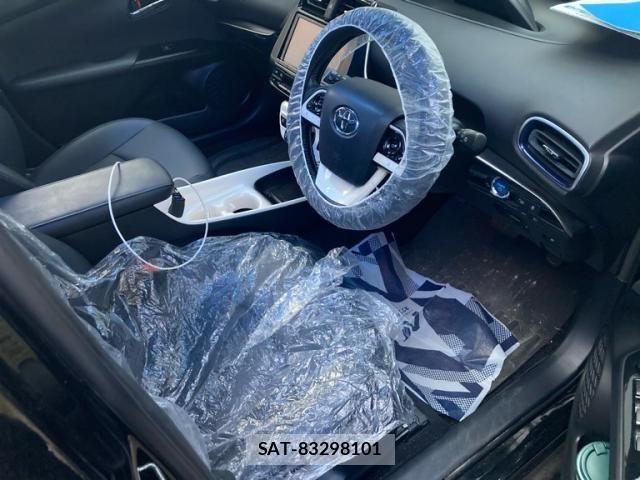 Toyota PRIUS 2016-01 8316479-13