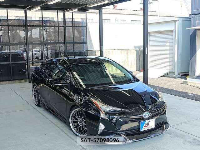 Toyota PRIUS 2017-12 8316446-12