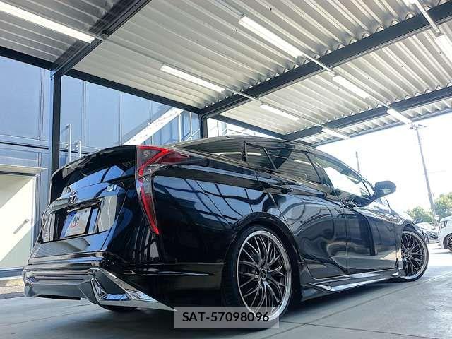 Toyota PRIUS 2017-12 8316446-6