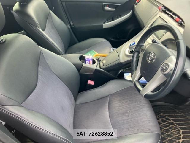 Toyota PRIUS 2013-09 8316545-12
