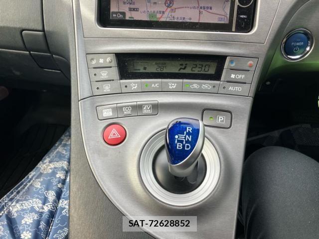 Toyota PRIUS 2013-09 8316545-16