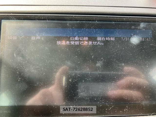 Toyota PRIUS 2013-09 8316545-18