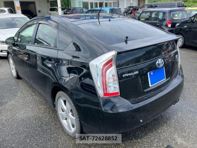 Toyota PRIUS 2013-09 8316545-3