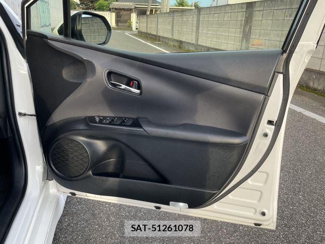 Toyota PRIUS 2019-06 8316478-16