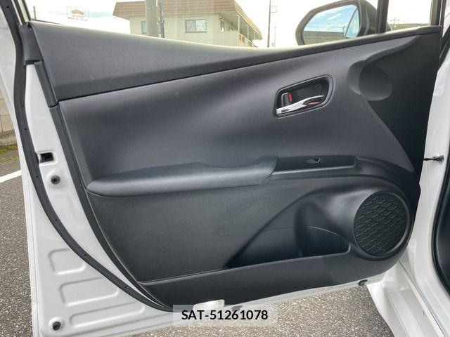 Toyota PRIUS 2019-06 8316478-17