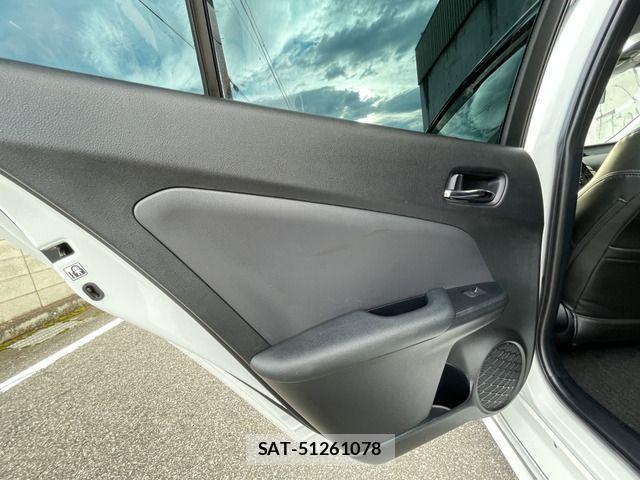 Toyota PRIUS 2019-06 8316478-19