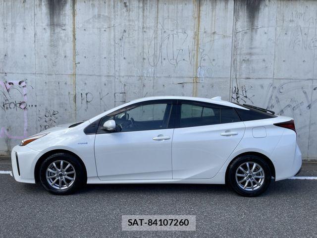 Toyota PRIUS 2019-09 8316473-11