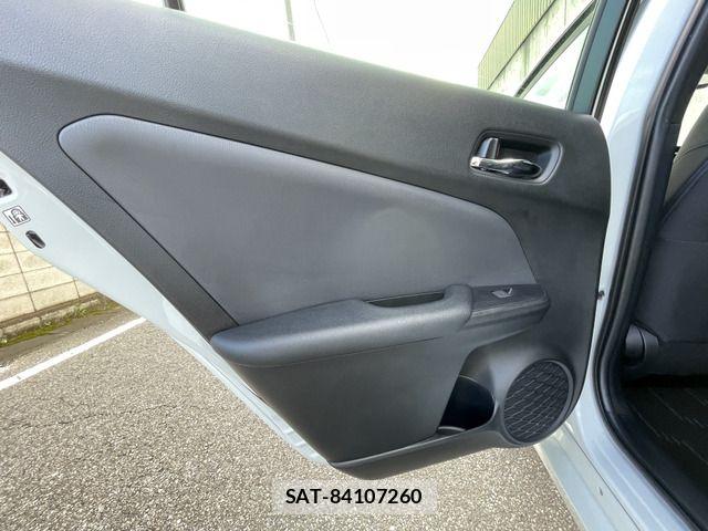 Toyota PRIUS 2019-09 8316473-19