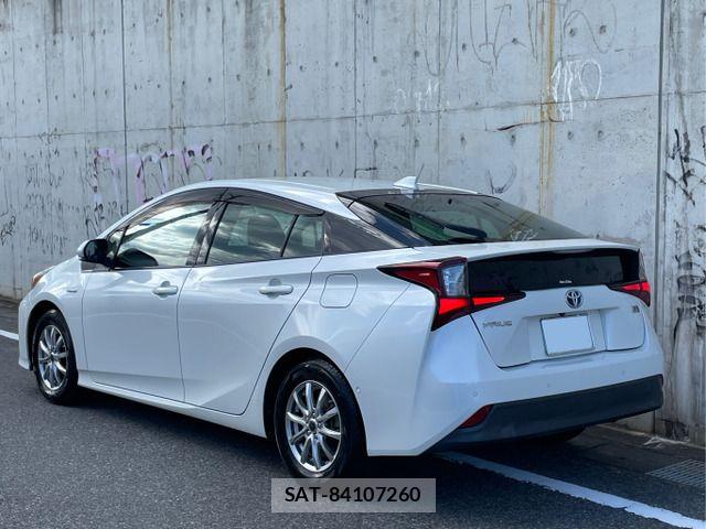 Toyota PRIUS 2019-09 8316473-5