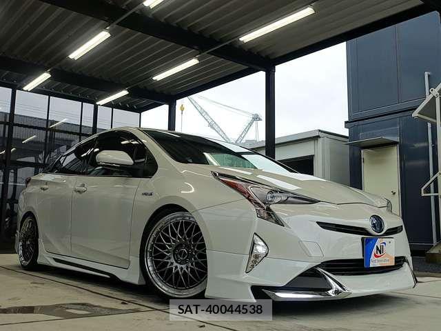 Toyota PRIUS 2016-12 8316449-11