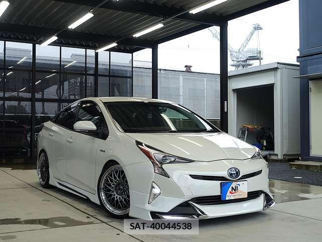 Toyota PRIUS 2016-12 8316449-13