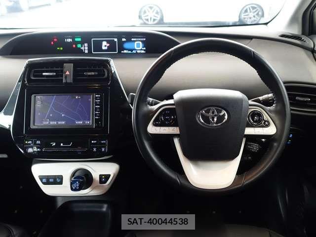 Toyota PRIUS 2016-12 8316449-19