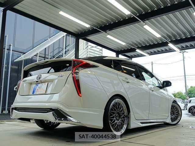 Toyota PRIUS 2016-12 8316449-6