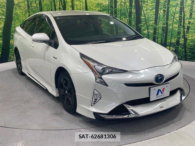 Toyota PRIUS 2016-03 8316439-14
