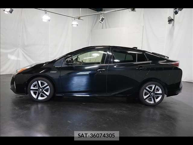 Toyota PRIUS 2016-06 8316445-14