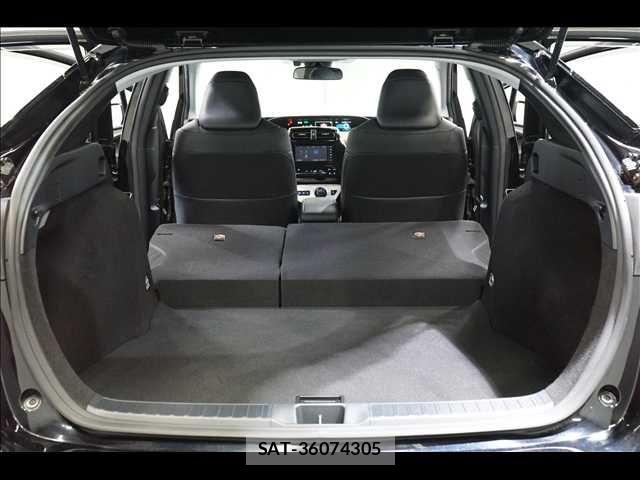 Toyota PRIUS 2016-06 8316445-18