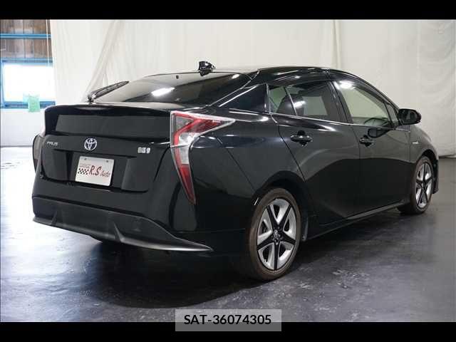Toyota PRIUS 2016-06 8316445-8