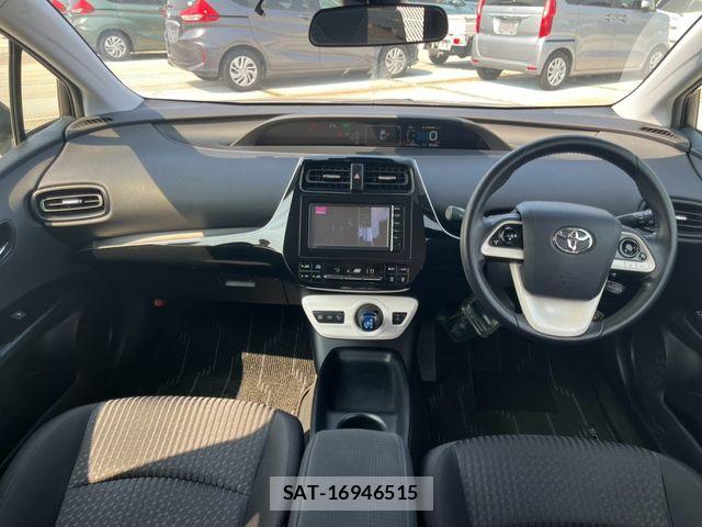 Toyota PRIUS 2015-12 8316486-13