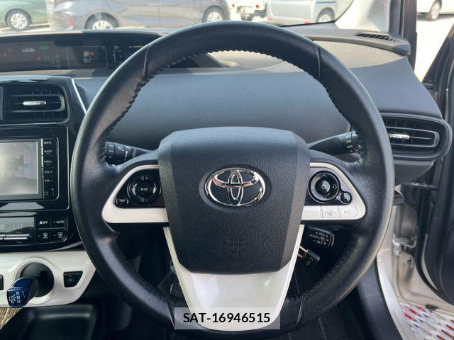 Toyota PRIUS 2015-12 8316486-14