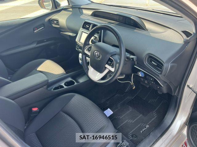 Toyota PRIUS 2015-12 8316486-1