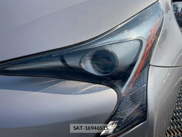 Toyota PRIUS 2015-12 8316486-19