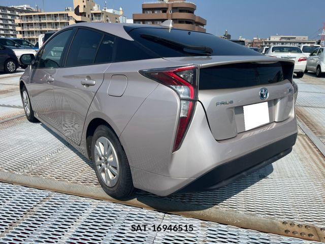 Toyota PRIUS 2015-12 8316486-2