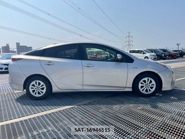 Toyota PRIUS 2015-12 8316486-8