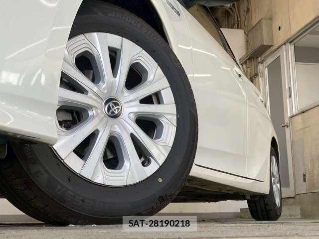 Toyota PRIUS 2019-08 8316475-15