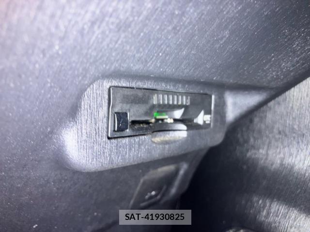 Toyota PRIUS 2013-10 8316509-13
