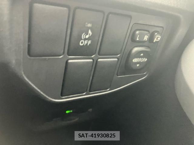 Toyota PRIUS 2013-10 8316509-14