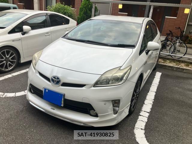 Toyota PRIUS 2013-10 8316509-1
