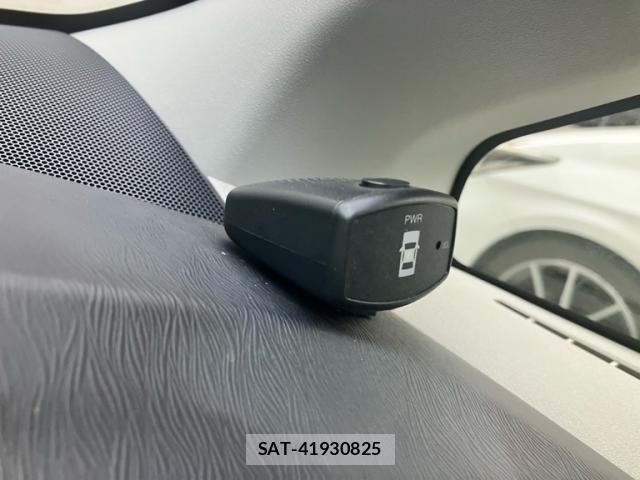 Toyota PRIUS 2013-10 8316509-21