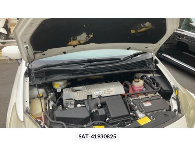 Toyota PRIUS 2013-10 8316509-25