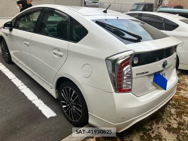 Toyota PRIUS 2013-10 8316509-3