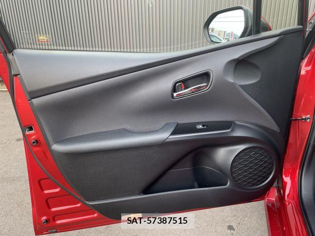 Toyota PRIUS 2016-02 8316497-18